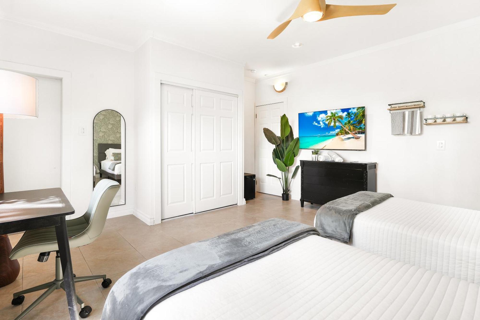 Cobalt Coast Resort West Bay Εξωτερικό φωτογραφία