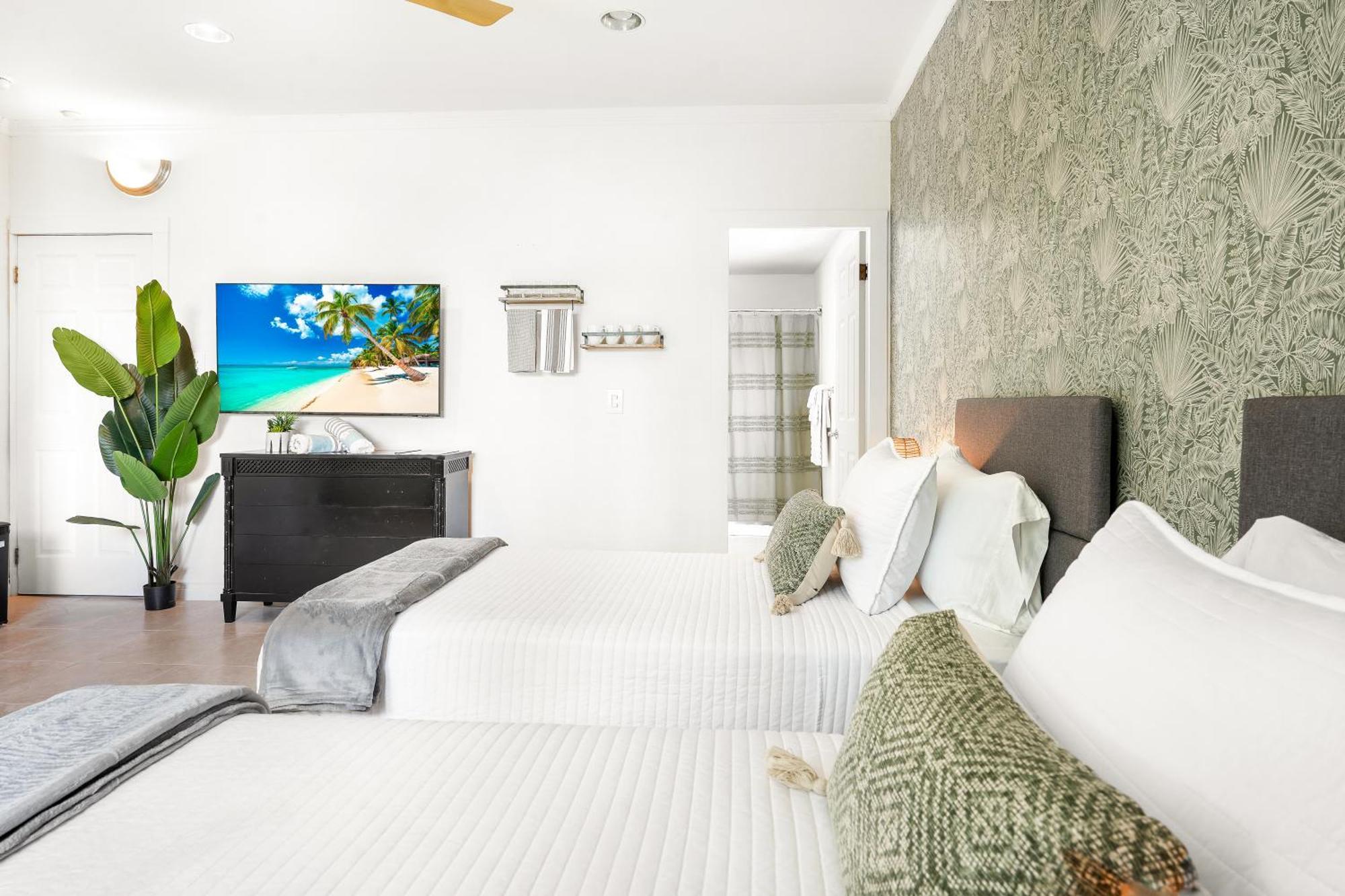 Cobalt Coast Resort West Bay Εξωτερικό φωτογραφία