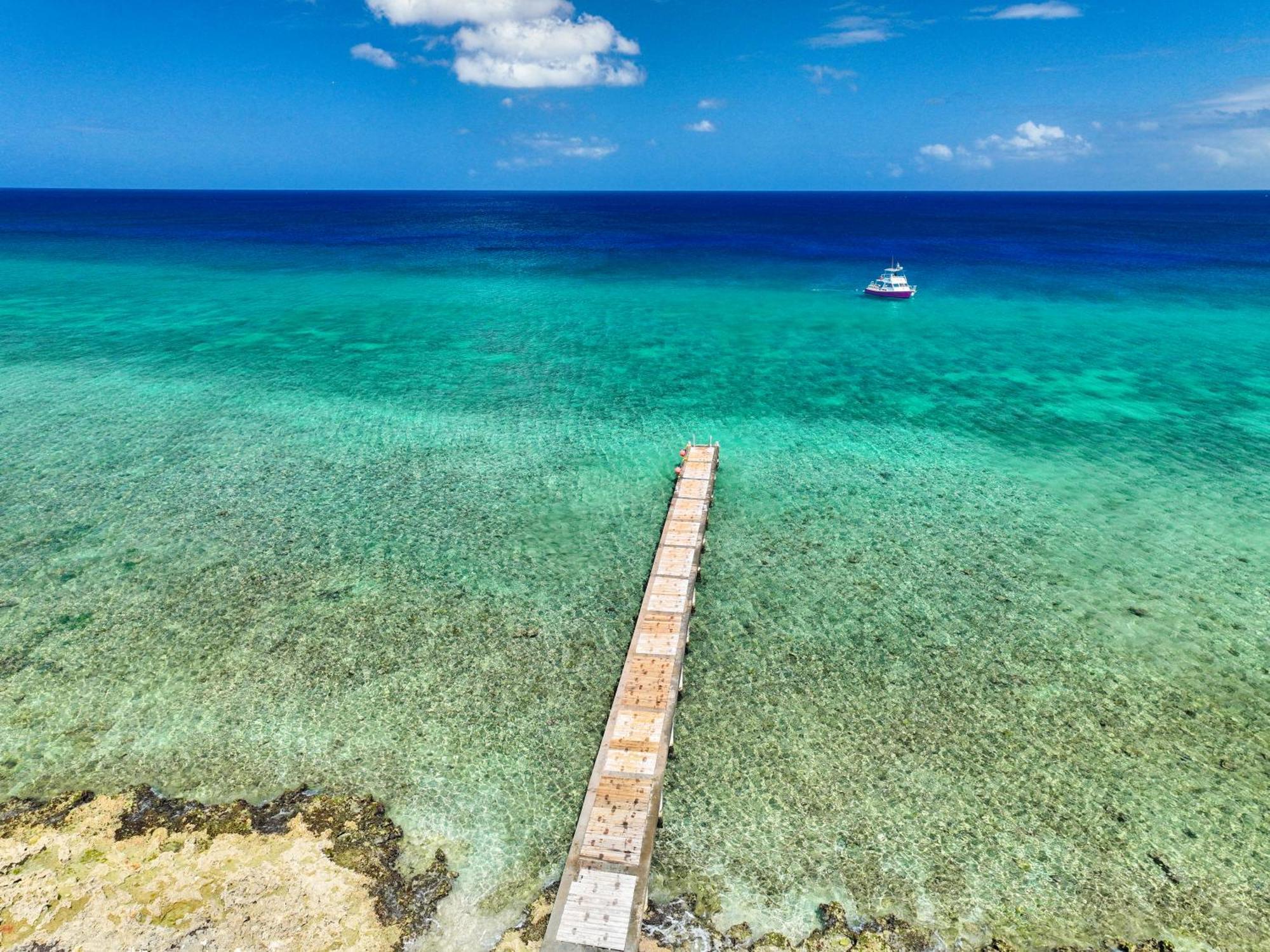 Cobalt Coast Resort West Bay Εξωτερικό φωτογραφία