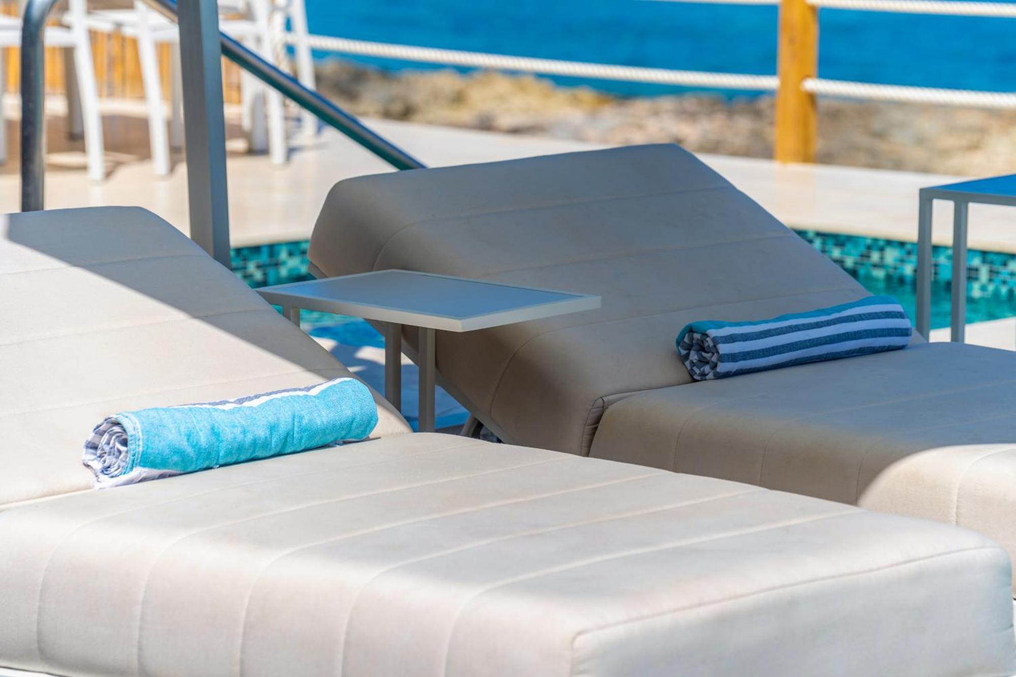 Cobalt Coast Resort West Bay Εξωτερικό φωτογραφία